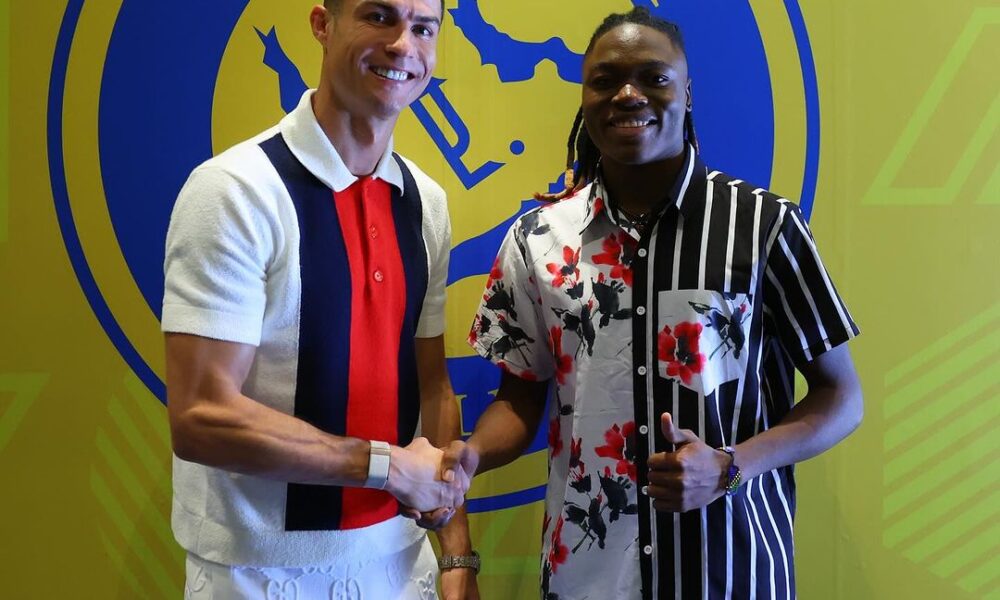 Luvanga Akutana na Ronaldo 1 Ilikuwa ndoto kukutana nae na kupiga picha hatimae ndoto yangu imetimia Nina furaha sana kukutana nae ️
