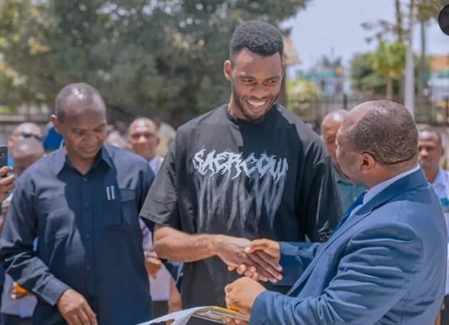 Chalamila Atimiza Ahadi: Yakpub Suleiman Akabidhiwa Gari Aina Ya Crown-Sportsleo.co.tz