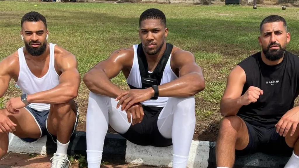 Anthony Joshua Apata Ajali Nigeria 2 aj friends