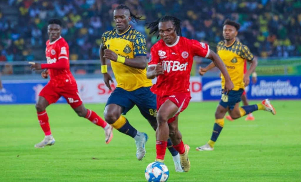 Dabi ya Kariakoo: Upinzani wa Karne Kati ya Simba na Yanga 2 Dabi ya Kariakoo: Upinzani wa Karne Kati ya Simba na Yanga - sportsleo.co.tz