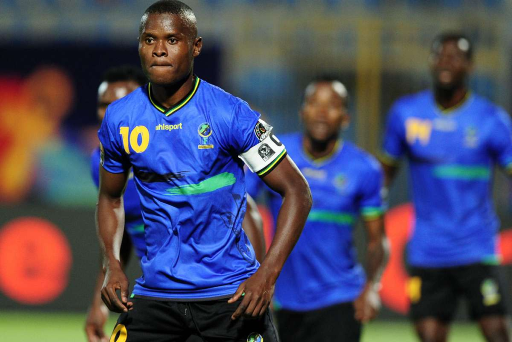 Mbwana Samatta: Safari ya Ushindi Kutoka Mbagala Hadi Ligi Kuu ya England (EPL) 6 Mbwana Samatta: Safari ya Ushindi Kutoka Mbagala Hadi Ligi Kuu ya England (EPL) - sportsleo.co.tz