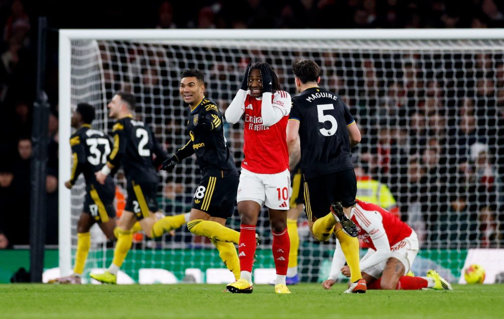 Man Utd vs Arsenal ndoto za ubingwa za zimwa: 3-2 Mikel Arteta Ataharuki, Michael Carrick Azidi Kung’ara 3 Man Utd vs Arsenal ndoto za ubingwa za zimwa: 3-2 Mikel Arteta Ataharuki, Michael Carrick Azidi Kung’ara - sportsleo.co.tz