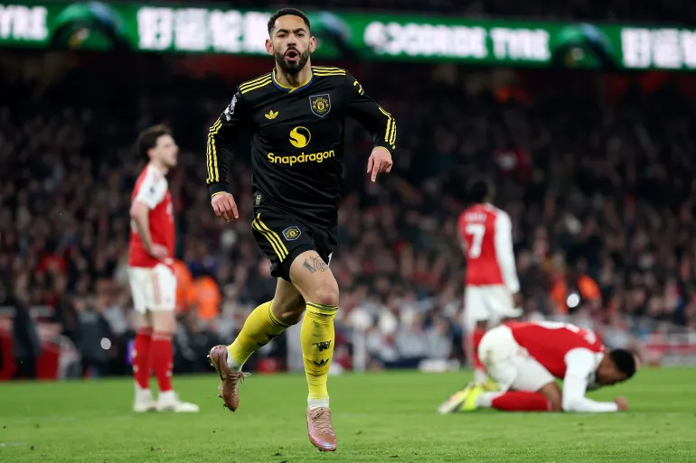 Man Utd vs Arsenal ndoto za ubingwa za zimwa: 3-2 Mikel Arteta Ataharuki, Michael Carrick Azidi Kung’ara 5 Man Utd vs Arsenal ndoto za ubingwa za zimwa: 3-2 Mikel Arteta Ataharuki, Michael Carrick Azidi Kung’ara - sportsleo.co.tz
