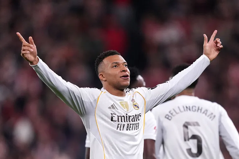 Mbappe Airudisha Real Madrid Mbio za Ubingwa Baada ya Kuitandika Villarreal 2-0 3 Mbappe Airudisha Real Madrid Mbio za Ubingwa Baada ya Kuitandika Villarreal - sportsleo.co.tz