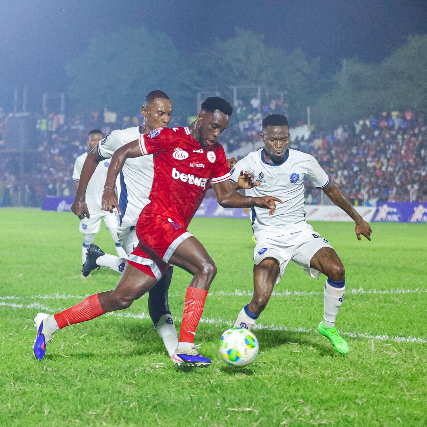 Simba SC, Yanga SC Zawaponza Marefa: Adhabu Kali Zatolewa na TPLB 4 642498303 18540443518071034 4013063398542326236 n