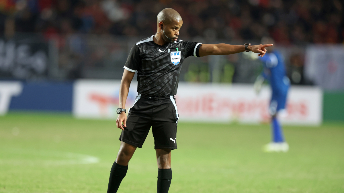 Yanga SC Yaangukia kwa Refa Msauzi Kabla ya Mtihani Mgumu dhidi ya FAR Rabat 3 abongile tom selected 251122b 1200