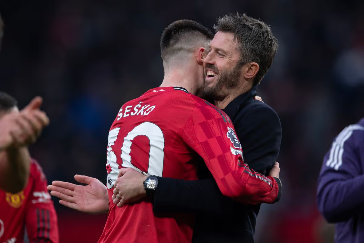 Michael Carrick anaisuka Man United ya Ferguson: Mapinduzi ya Kimyakimya Yanayotikisa Old Trafford 2026 2 Michael Carrick anaisuka Man United ya Ferguson: Mapinduzi ya Kimyakimya Yanayotikisa Old Trafford 2026 - sportsleo.co.tz
