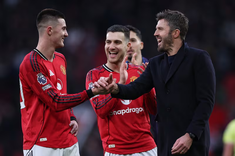 Michael Carrick anaisuka Man United ya Ferguson: Mapinduzi ya Kimyakimya Yanayotikisa Old Trafford 2026 3 Michael Carrick anaisuka Man United ya Ferguson: Mapinduzi ya Kimyakimya Yanayotikisa Old Trafford 2026 - sportsleo.co.tz