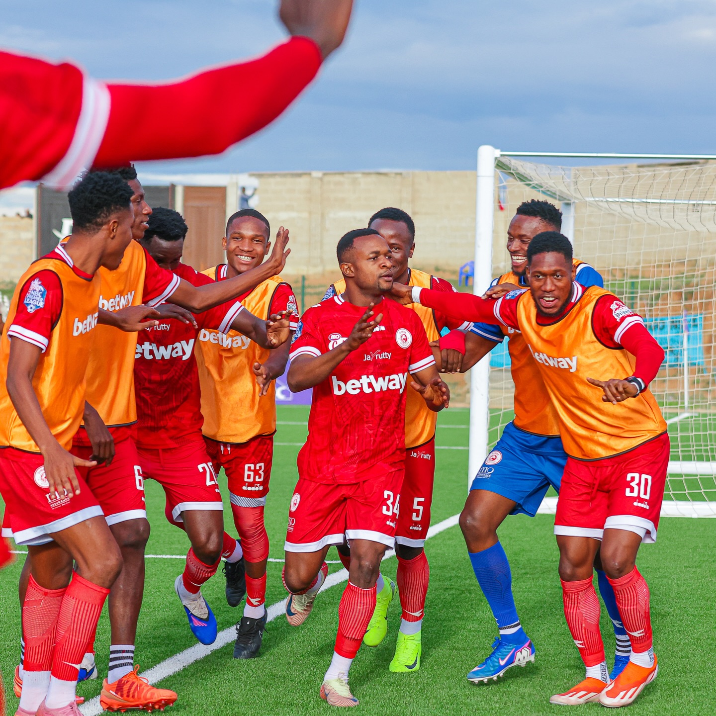 Mpanzu Aizamisha Singida Bs na Kuipa Simba Ushindi Muhimu Ligi Kuu 1 Mpanzu Aizamisha Singida Bs na Kuipa Simba Ushindi Muhimu Ligi Kuu