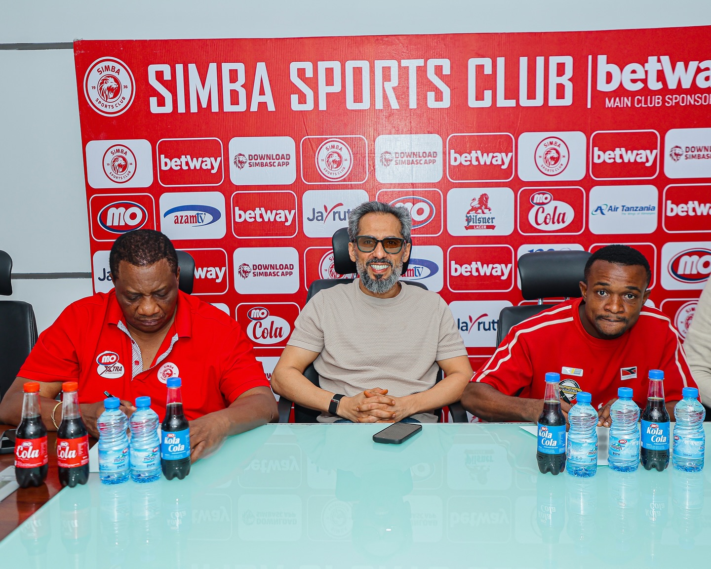 Mpanzu Asaini Mkataba Mpya Simba SC na Kuzima Uvumi wa Kuondoka 4 656880911 18546513655071034 602835564595111636 n