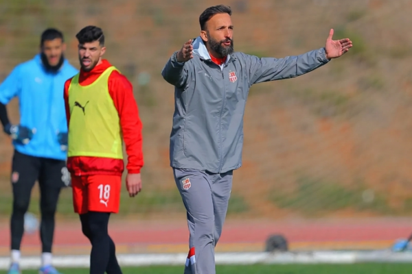 Ramovic Asimamishwa Kazi: Mvutano Mkubwa Wa Utawala Watikisa Klabu Baada ya Tukio la Dressing Room