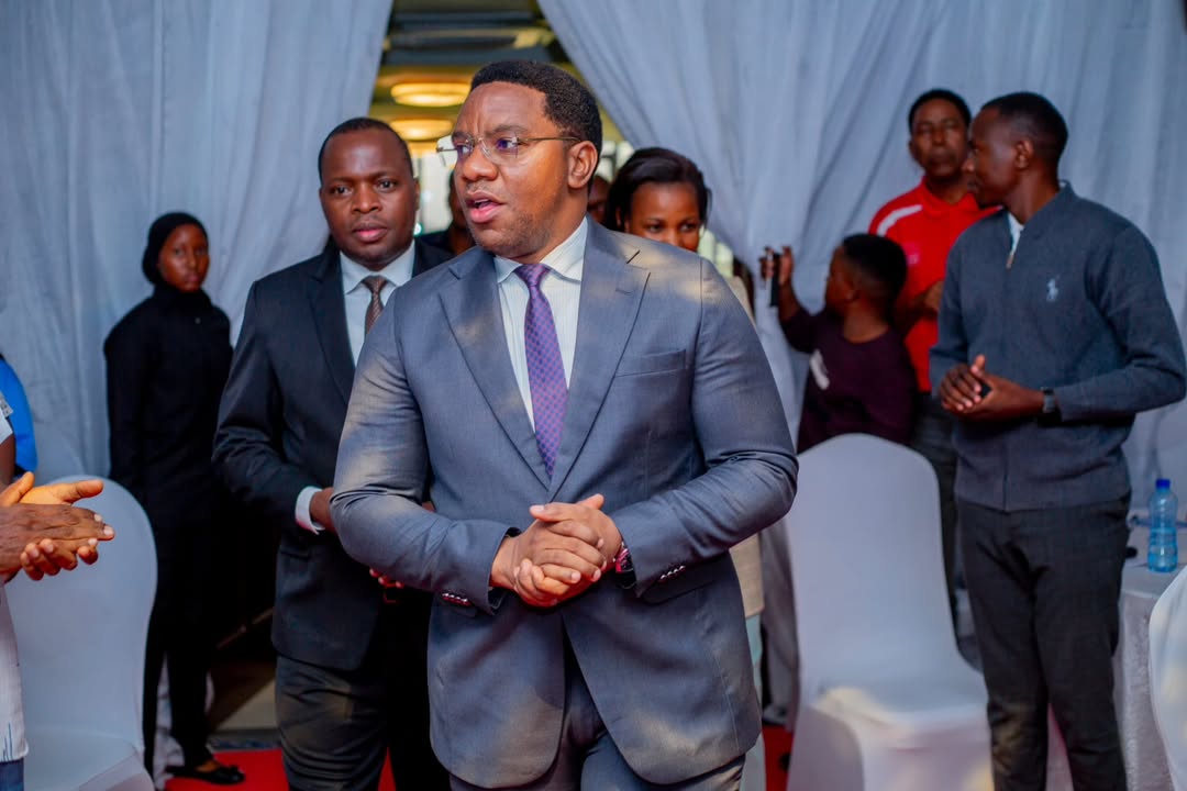 Makonda aikomalia VAR: Tanzania Yaongeza Kasi Maandalizi ya AFCON 2027 2 Waziri wa Habari Utamaduni Sanaa na Michezo Mhe. Paul Makonda @baba keagan akipokelewa na Kat 1