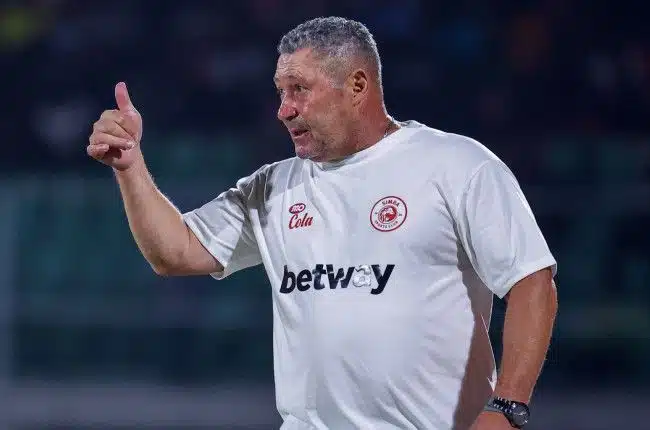 Mabadiliko Makubwa Simba SC: Camara Aelekea Kuondoka, Nashon Aingia Kwenye Mpango Mpya wa Kikosi 1 Mabadiliko Makubwa Simba SC: Camara Aelekea Kuondoka, Nashon Aingia Kwenye Mpango Mpya wa Kikosi