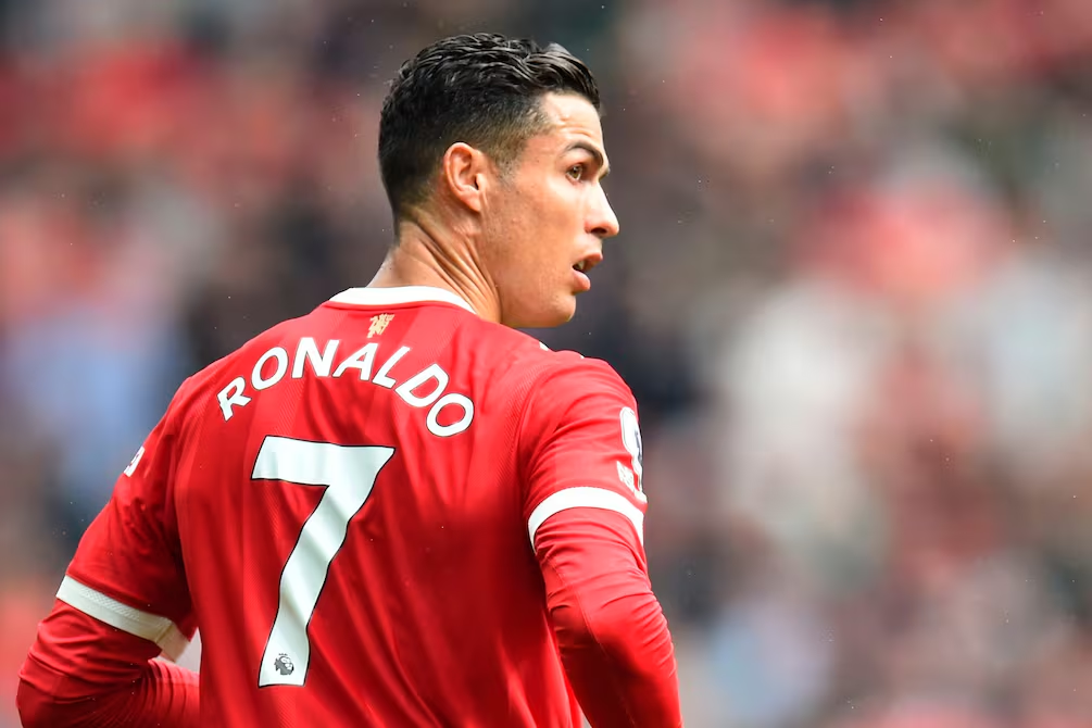 Cristiano Ronaldo Thamani Yake 2026: Mwongozo Kamili wa Utajiri, Mafanikio na Maisha ya CR7 3 Cristiano Ronaldo Thamani Yake 2026: Mwongozo Kamili wa Utajiri, Mafanikio na Maisha ya CR7 - sportsleo.co.tz