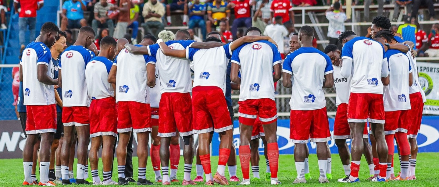 Simba SC Yapigwa Faini na TPLB: Adhabu ya Milioni 10 Yatikisa Klabu Baada ya Utovu wa Nidhamu wa Mashabiki 1 Simba SC Yapigwa Faini na TPLB: Adhabu ya Milioni 10 Yatikisa Klabu Baada ya Utovu wa Nidhamu wa Mashabiki