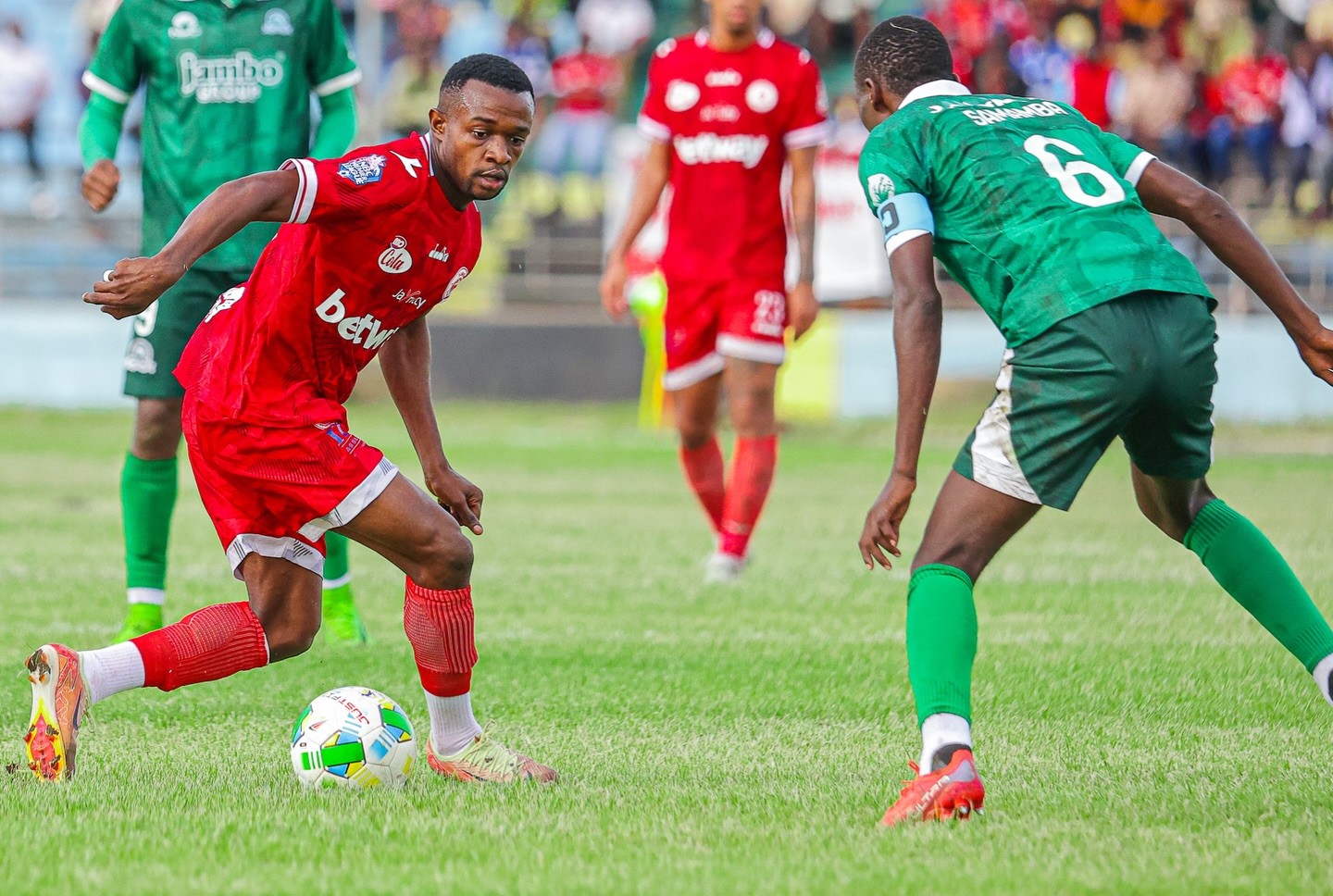 Simba SC Yapigwa Faini na TPLB: Adhabu ya Milioni 10 Yatikisa Klabu Baada ya Utovu wa Nidhamu wa Mashabiki 3 simba 2
