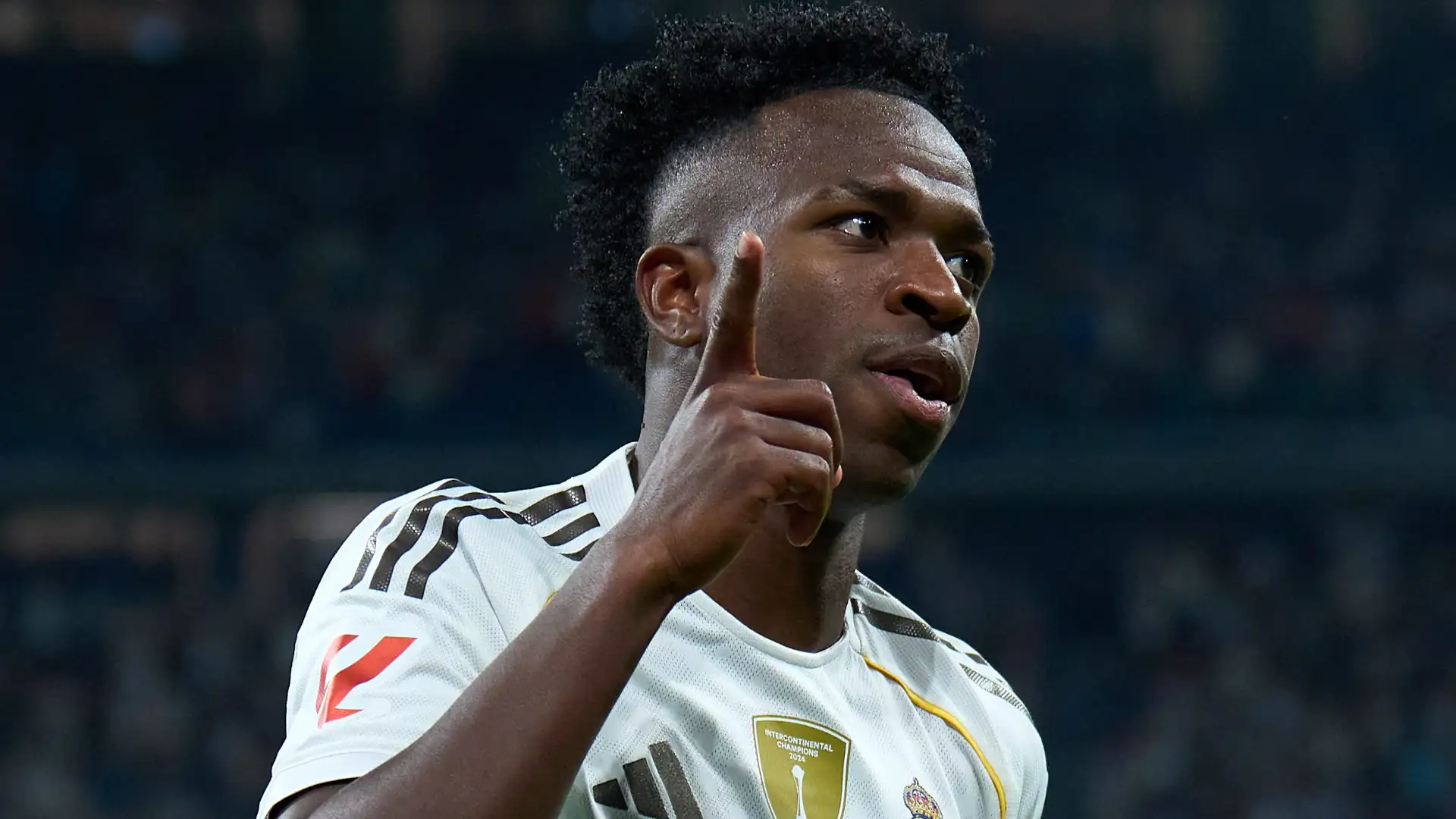 Vinícius Júnior Thamani Yake 2026: Utajiri, Mshahara, na Safari ya Mafanikio ya Supastaa huyu wa Real Madrid 3 Vinícius Júnior Thamani Yake 2026: Utajiri, Mshahara, na Safari ya Mafanikio ya Supastaa huyu wa Real Madrid - sportsleo.co.tz