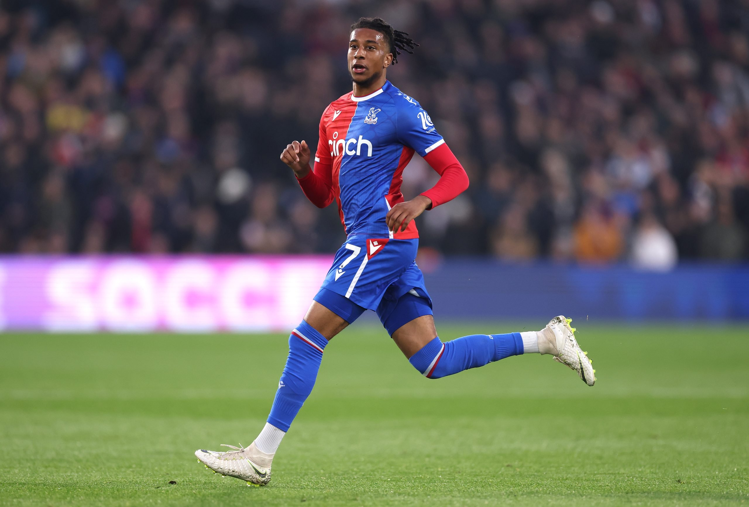 Michael Olise Thamani Yake 2026: Maisha, Mshahara, na Safari ya Mafanikio ya Supastaa wa Bayern Munich 5 Michael Olise Thamani Yake 2026: Maisha, Mshahara, na Safari ya Mafanikio ya Supastaa wa Bayern Munich - sportsleo.co.tz