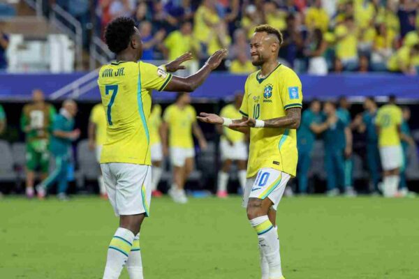 Vinicius aipa alama tatu Brazil, Selecao yatinga hatua ya mtoano kwa kishindo