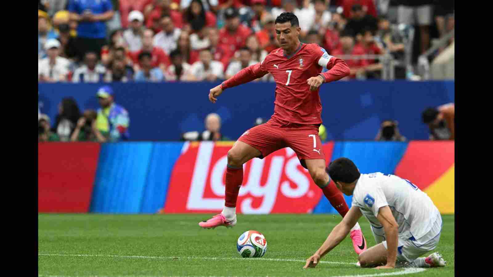 Ronaldo Apiga Mbili, Portugal Yaifumua Uzbekistan 5-0 3 Ronaldo Apiga Mbili, Portugal Yaifumua Uzbekistan 5-0