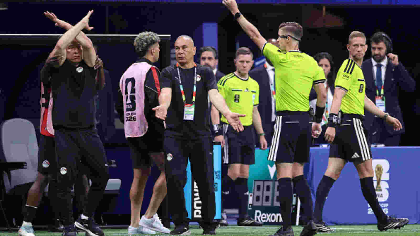 Kocha Misri Awafungukia Argentina: Madai Kuhusu Uamuzi wa Mwamuzi na VAR Yazua Mjadala