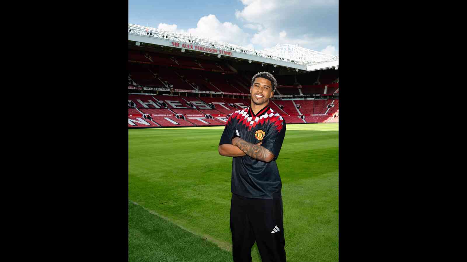 Man Utd yamsaini Santos: Manchester United yakamilisha usajili wa kiungo Andrey Santos kutoka Chelsea