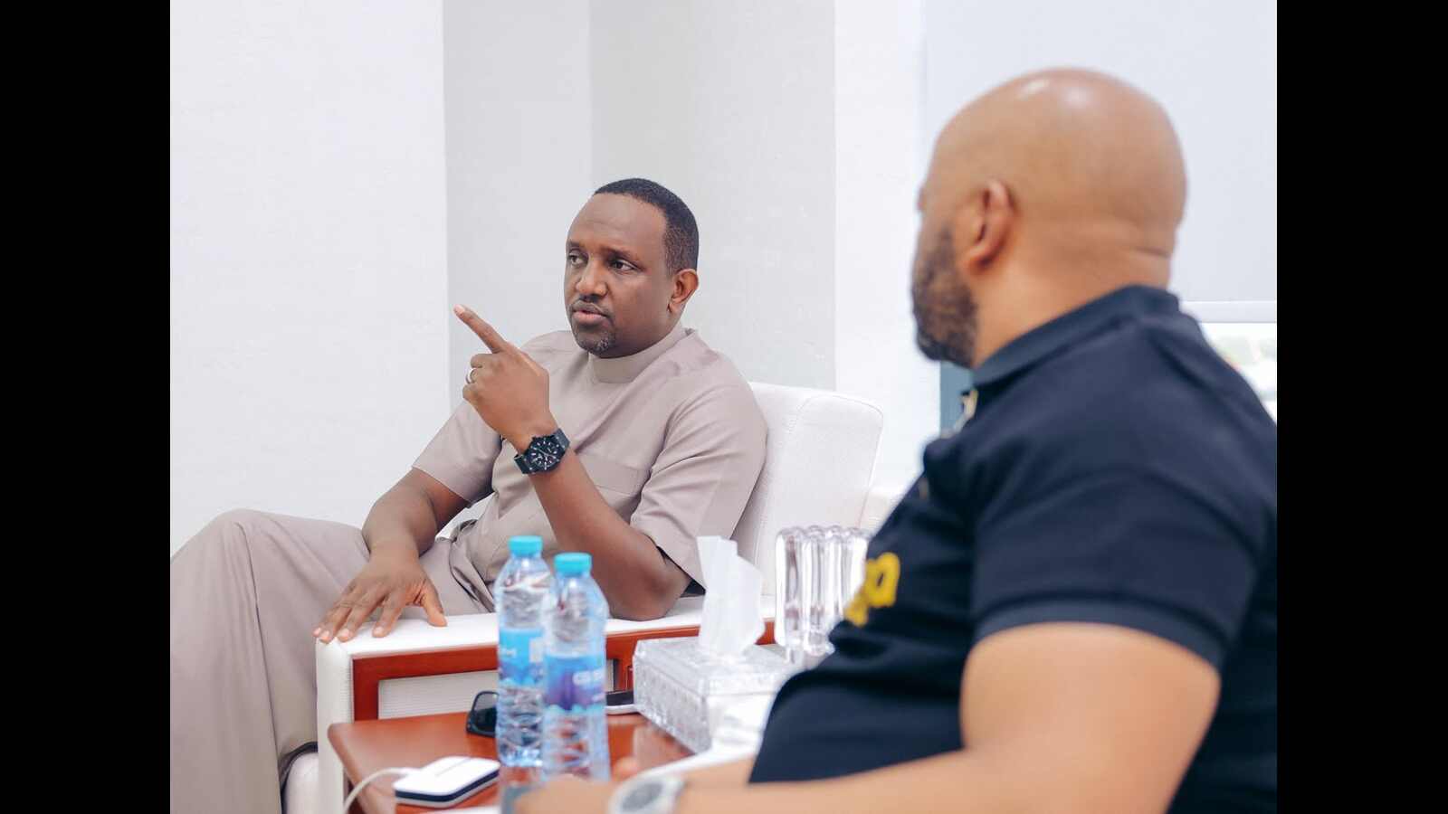 Hersi akutana na Manqoba Mngqithi: Rais wa Yanga Amkaribisha Rasmi Kocha Mpya Kwa Ajili ya Msimu wa 2026/27